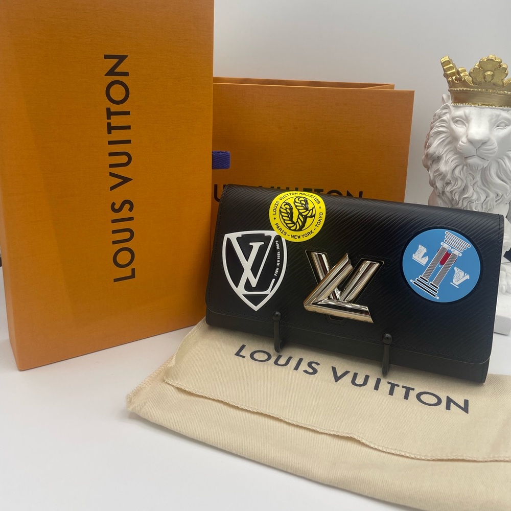 Louis Vuitton Limited Edition Epi World Tour Twist Lock Wallet NWOT